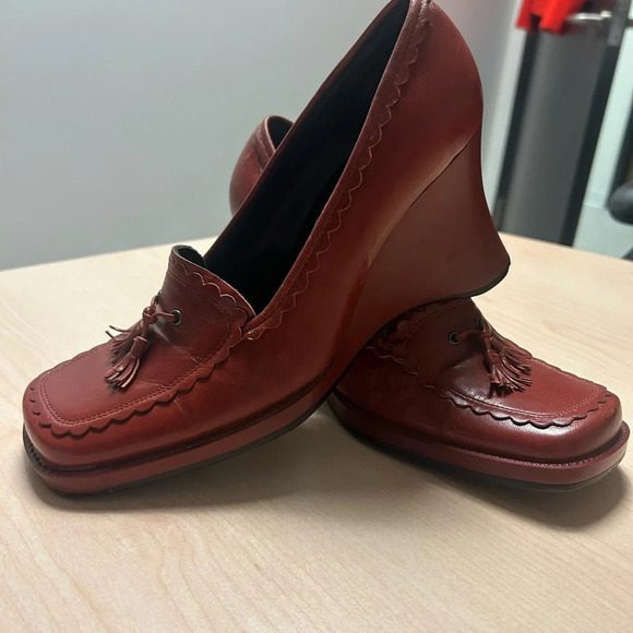 To the Max red leather platform loafers size 8 great used condition. Academia - Picture 12 of 12
